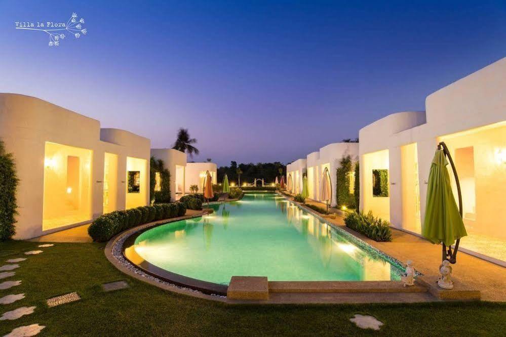 Villa La Flora Kanchanaburi Exteriér fotografie