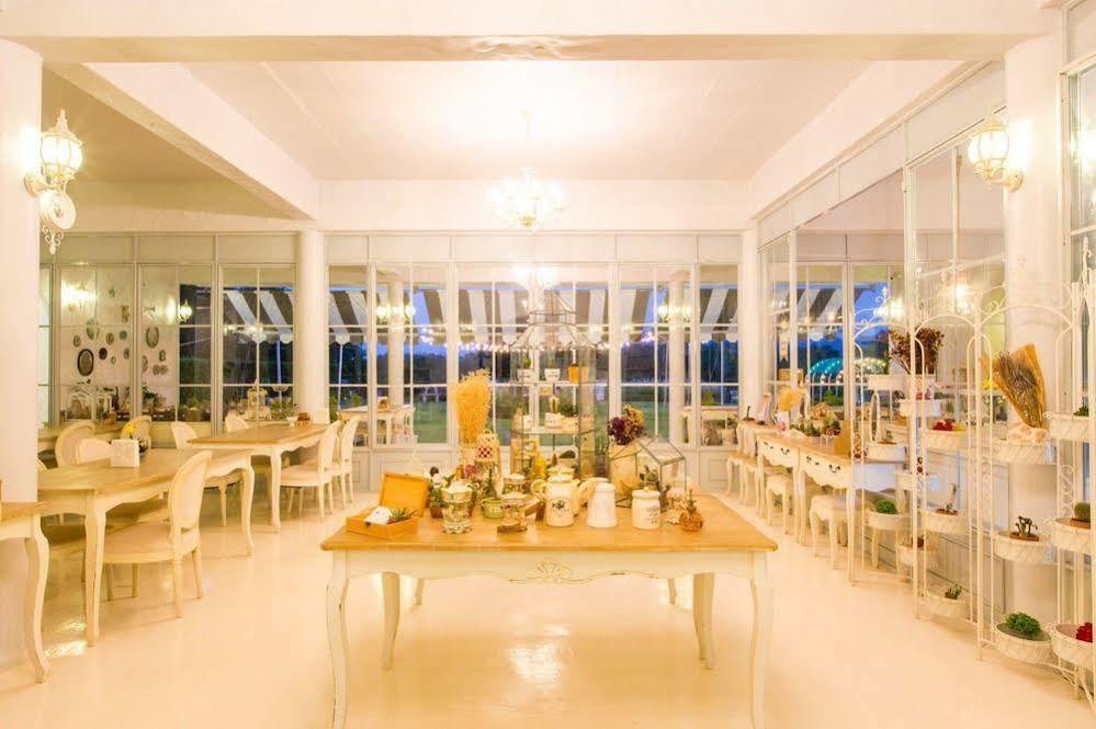 Villa La Flora Kanchanaburi Exteriér fotografie