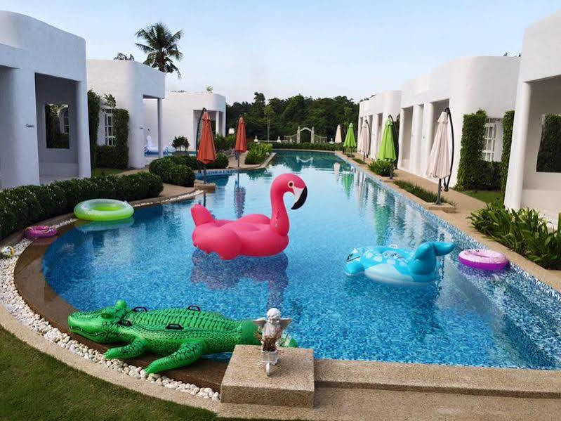 Villa La Flora Kanchanaburi Exteriér fotografie