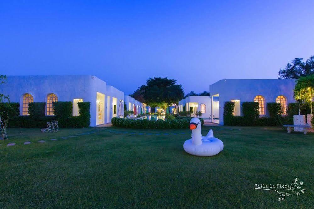 Villa La Flora Kanchanaburi Exteriér fotografie